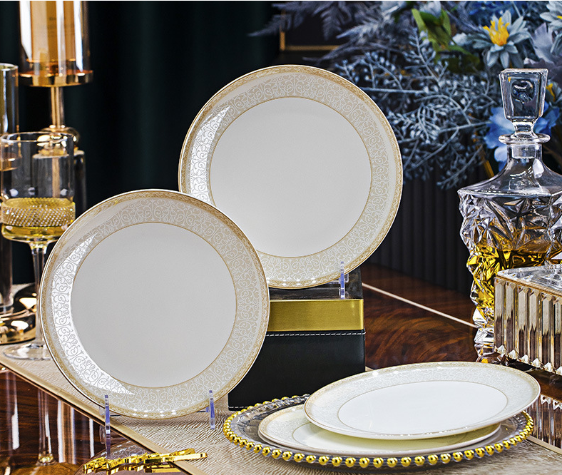 Roman Romance 8-inch bone china flat plates set of 4, classical gold rim scroll pattern dinner plates, diameter 20.5cm, luxury hotel banquet table setting